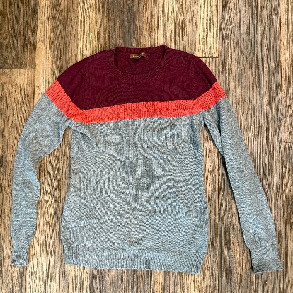 Hive and Honey Gently Used Lightweight Crewneck Sweater Size Medium